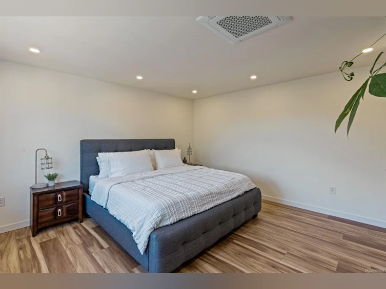 2957 Austin Avenue, Saanich, BC, V9A 2K9 - 9