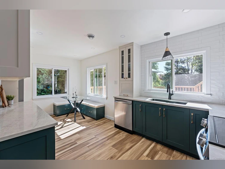 2957 Austin Avenue, Saanich, BC, V9A 2K9 - 3
