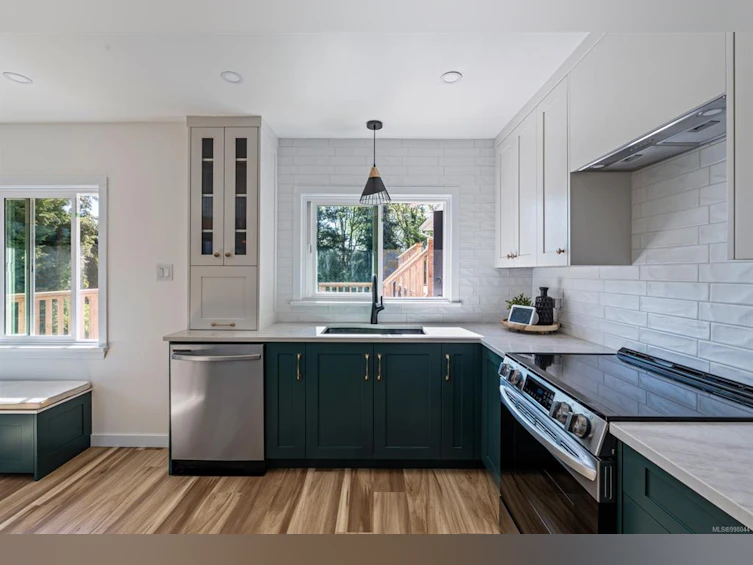 2957 Austin Avenue, Saanich, BC, V9A 2K9 - 5