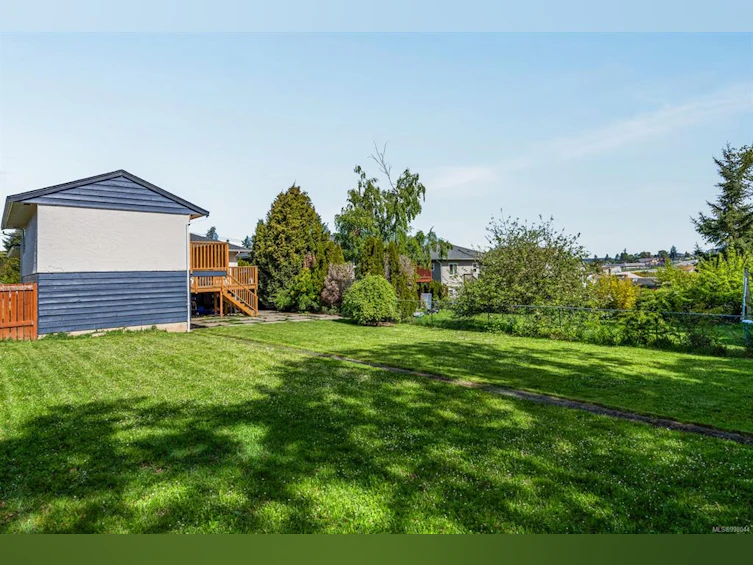 2957 Austin Avenue, Saanich, BC, V9A 2K9 - 37