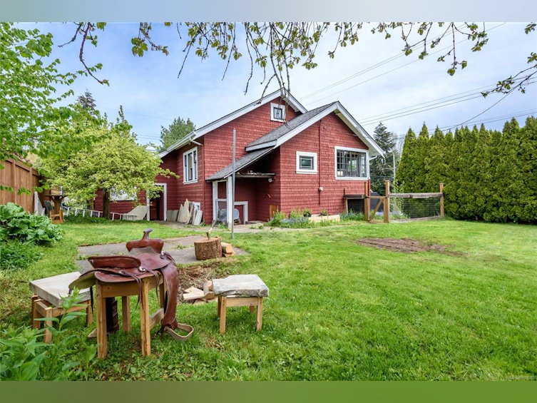 2757 Windermere Avenue, Cumberland, BC, V0R 1S0 - 33