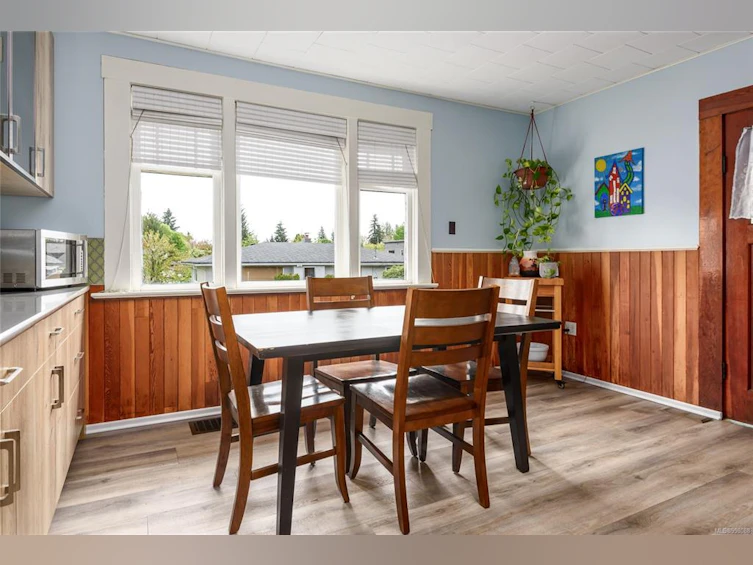 2757 Windermere Avenue, Cumberland, BC, V0R 1S0 - 11