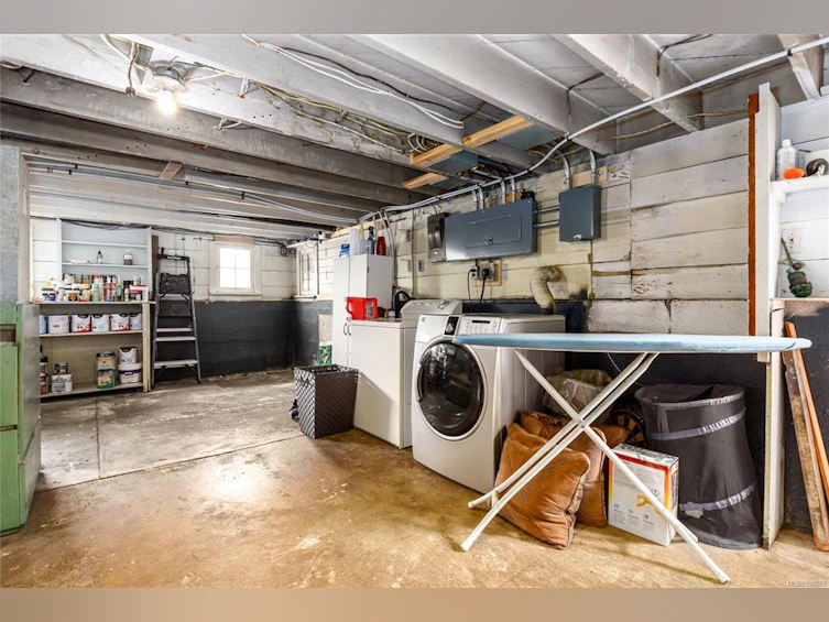 2757 Windermere Avenue, Cumberland, BC, V0R 1S0 - 26
