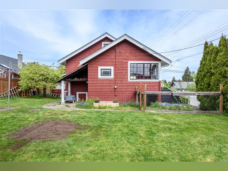2757 Windermere Avenue, Cumberland, BC, V0R 1S0 - 32