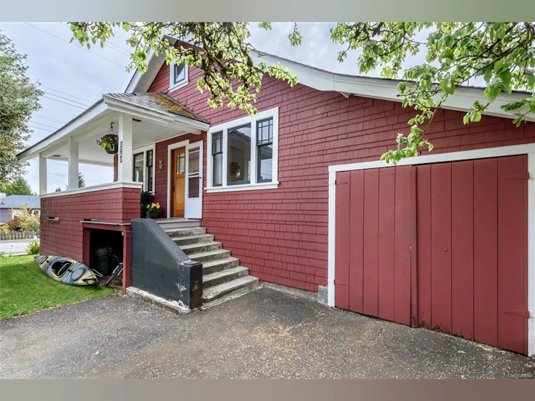2757 Windermere Avenue, Cumberland, BC, V0R 1S0 - 3