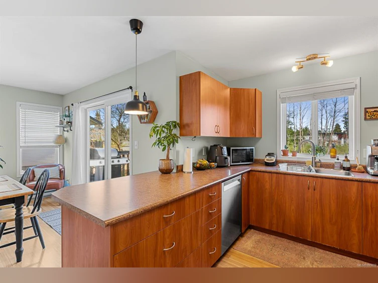 2782 Kendal Avenue, Cumberland, BC, V0R 1S0 - 7