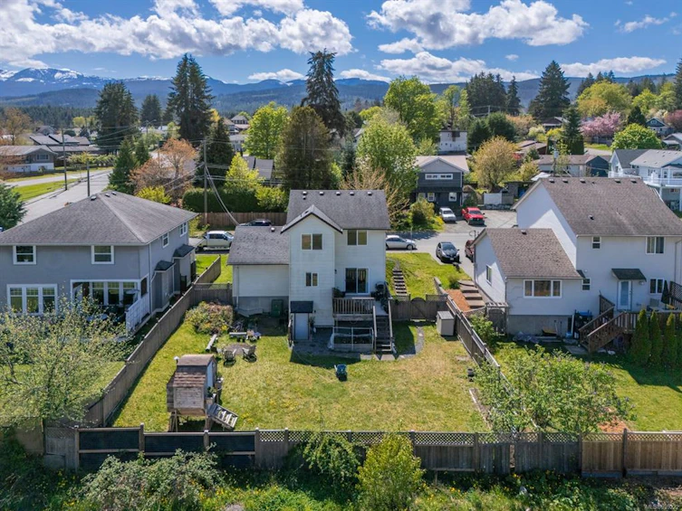 2782 Kendal Avenue, Cumberland, BC, V0R 1S0 - 2