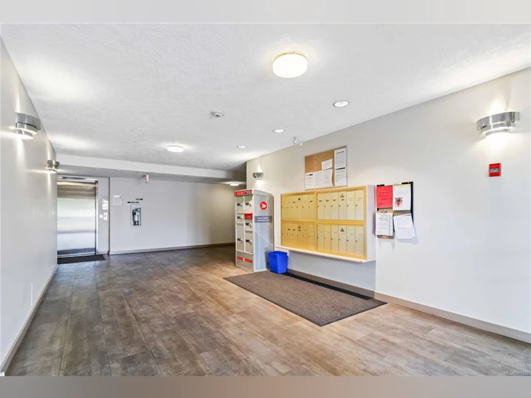 402-2880 Quadra Street, Victoria, BC, V8T 4E7 - 30