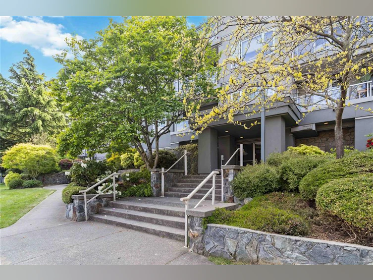 402-2880 Quadra Street, Victoria, BC, V8T 4E7 - 28