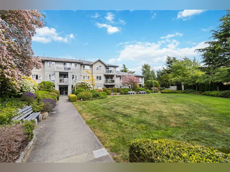 402-2880 Quadra Street, Victoria, BC, V8T 4E7 - 26