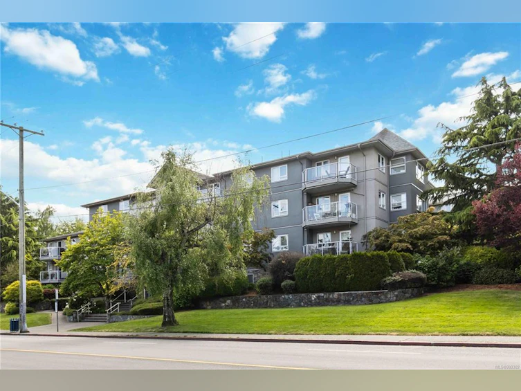 402-2880 Quadra Street, Victoria, BC, V8T 4E7