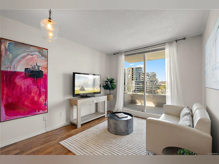 707-930 Yates Street, Victoria, BC, V8V 4Z2 - 3