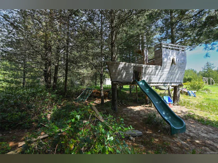 4131 Pinecrest Road, Denman Island, BC, V0R 1T0 - 69
