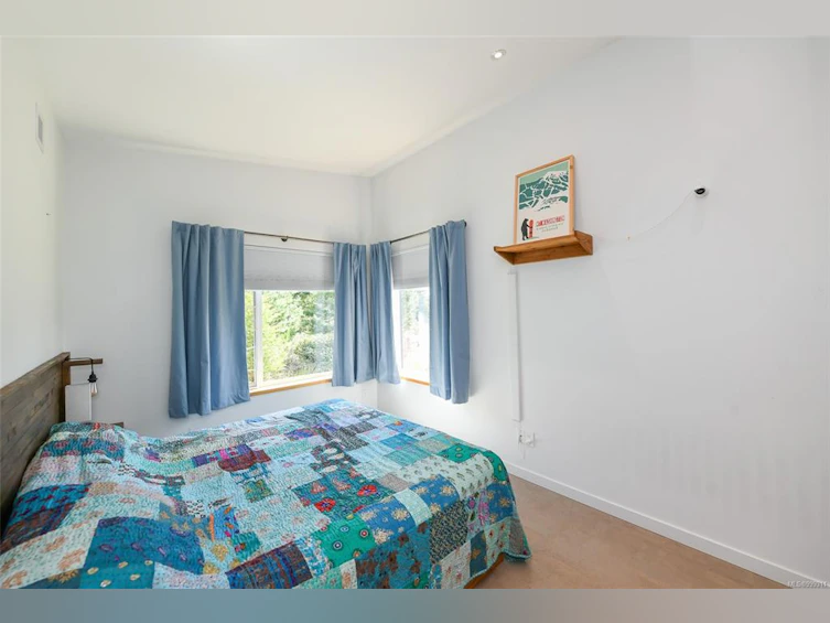 4131 Pinecrest Road, Denman Island, BC, V0R 1T0 - 41