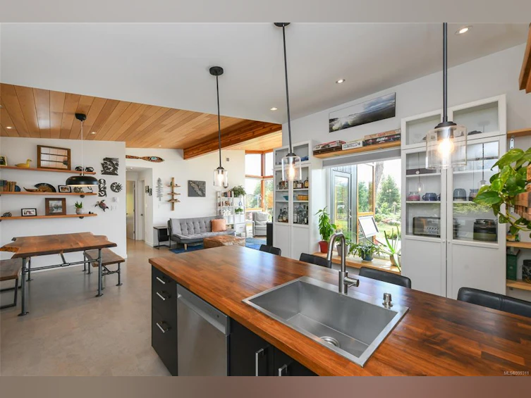 4131 Pinecrest Road, Denman Island, BC, V0R 1T0 - 20
