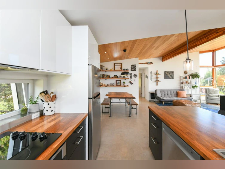 4131 Pinecrest Road, Denman Island, BC, V0R 1T0 - 21