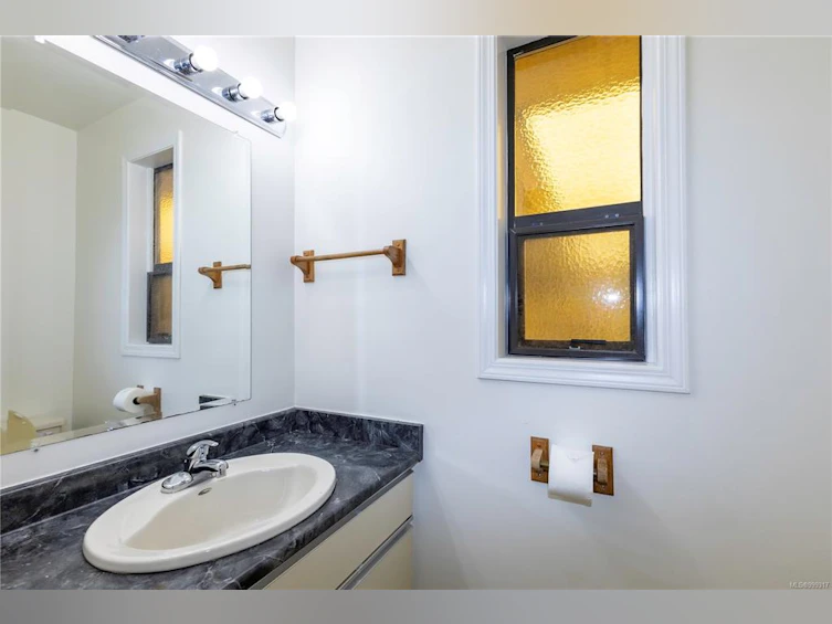 605 S Murphy Street, Campbell River, BC, V9W 6G1 - 31