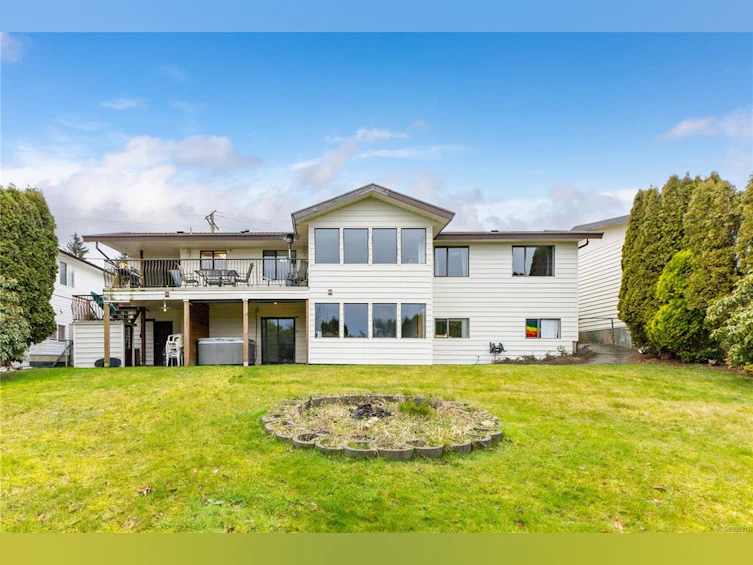 605 S Murphy Street, Campbell River, BC, V9W 6G1 - 2