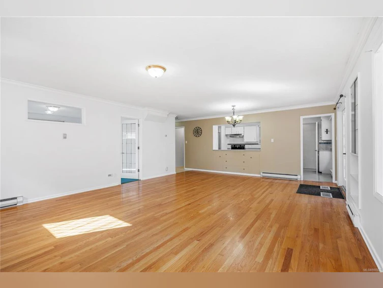 4815 Cordova Bay Road, Saanich, BC, V8Y 2J8 - 7
