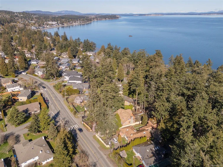 4815 Cordova Bay Road, Saanich, BC, V8Y 2J8 - 49