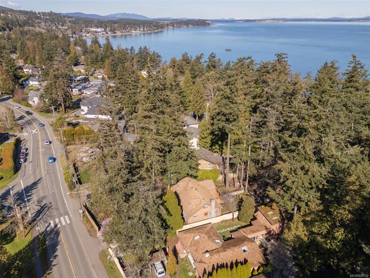4815 Cordova Bay Road, Saanich, BC, V8Y 2J8 - 46