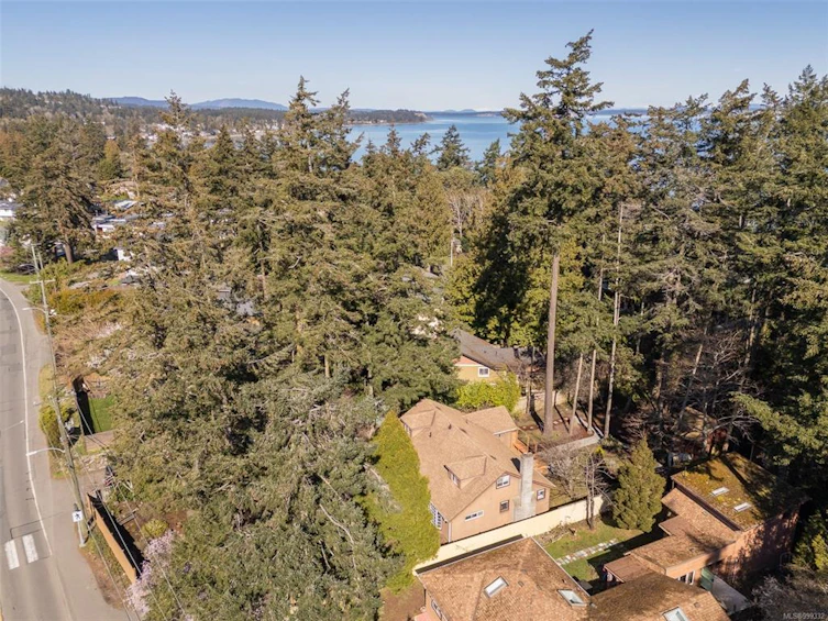 4815 Cordova Bay Road, Saanich, BC, V8Y 2J8 - 40