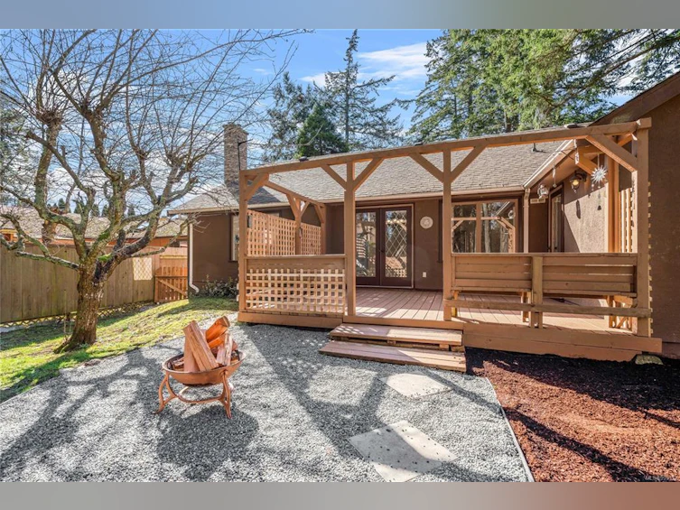 4815 Cordova Bay Road, Saanich, BC, V8Y 2J8 - 29