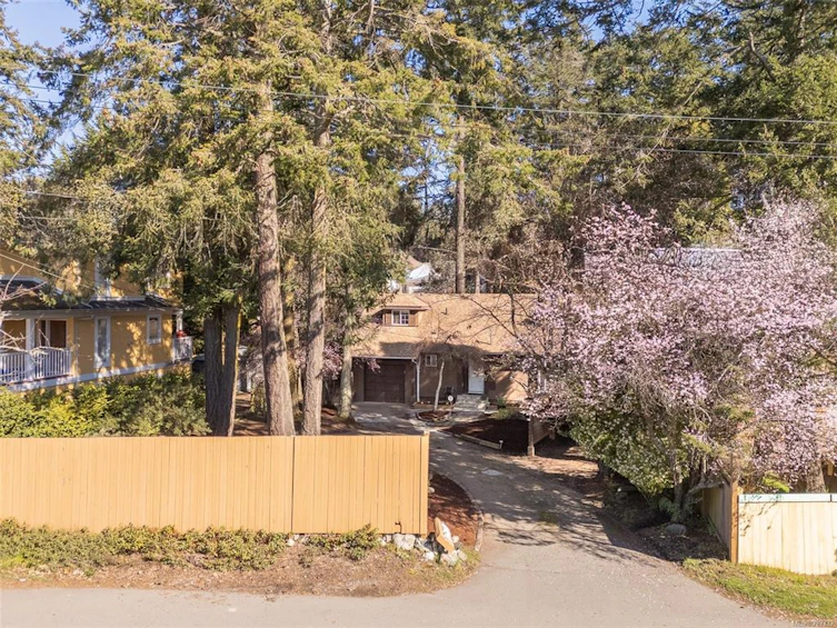 4815 Cordova Bay Road, Saanich, BC, V8Y 2J8 - 45