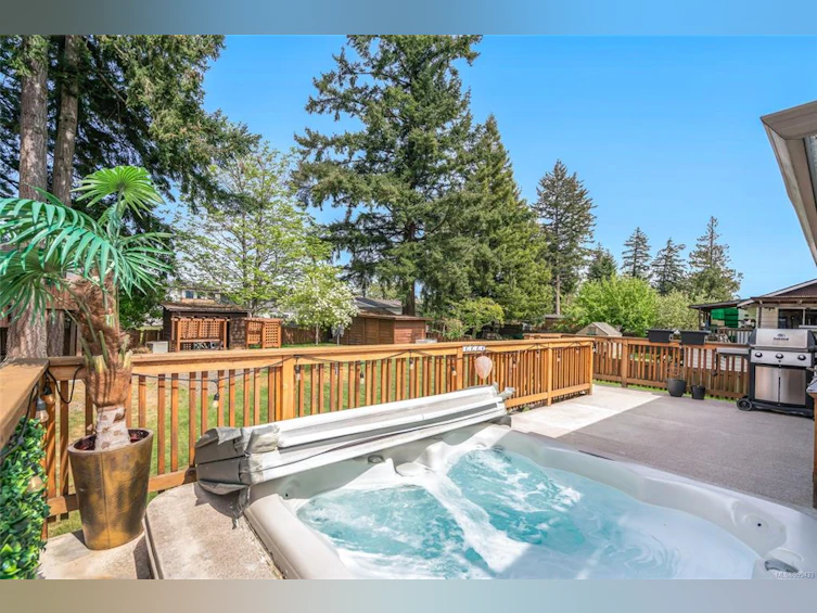 5272 Somerset Drive, Nanaimo, BC, V9T 2K6 - 3