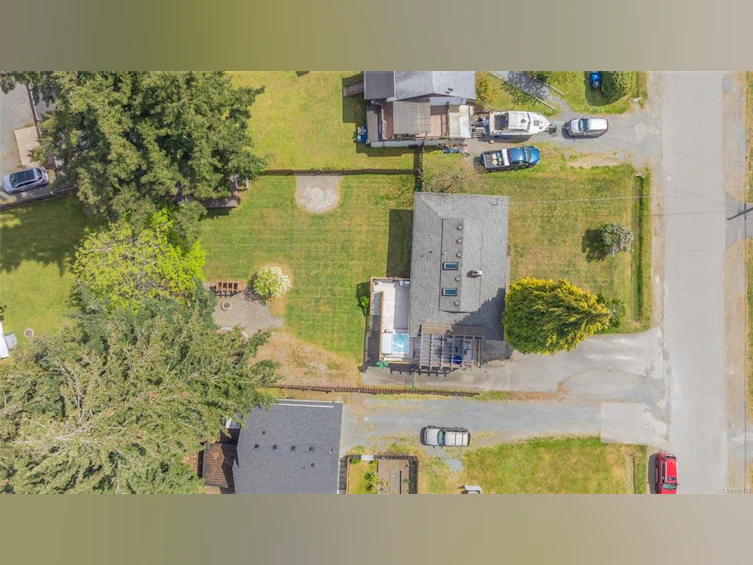 5272 Somerset Drive, Nanaimo, BC, V9T 2K6 - 2