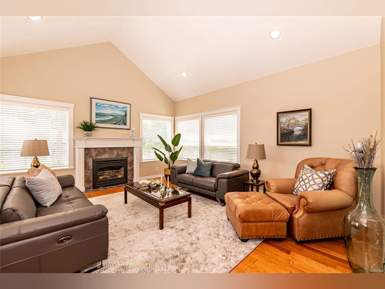 5300 Mynabird Lane, Saanich, BC, V8Y 3H6 - 5