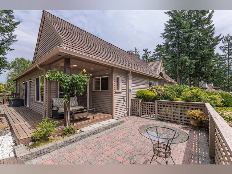 5300 Mynabird Lane, Saanich, BC, V8Y 3H6 - 2