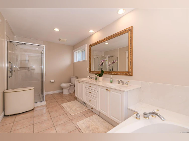 5300 Mynabird Lane, Saanich, BC, V8Y 3H6 - 32