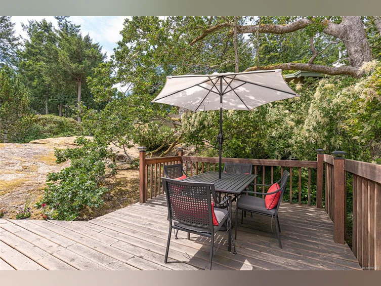 5300 Mynabird Lane, Saanich, BC, V8Y 3H6 - 18
