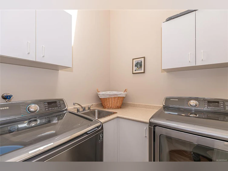 5300 Mynabird Lane, Saanich, BC, V8Y 3H6 - 40