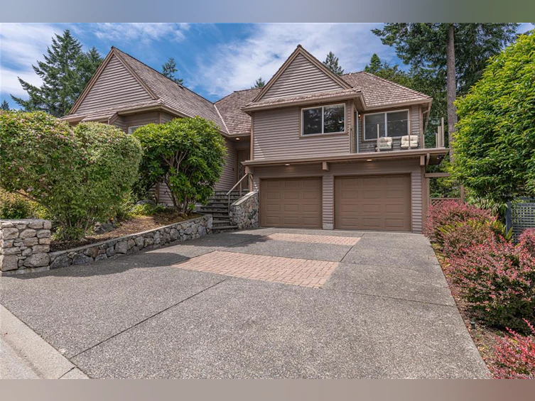 5300 Mynabird Lane, Saanich, BC, V8Y 3H6 - 41