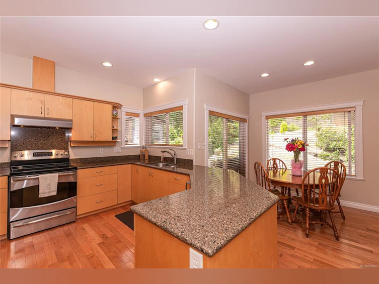 5300 Mynabird Lane, Saanich, BC, V8Y 3H6 - 14