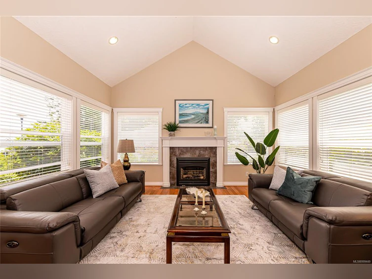 5300 Mynabird Lane, Saanich, BC, V8Y 3H6 - 6