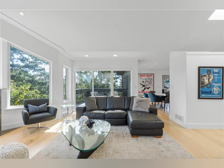 4394 Wildflower Lane, Saanich, BC, V8X 5H1 - 9