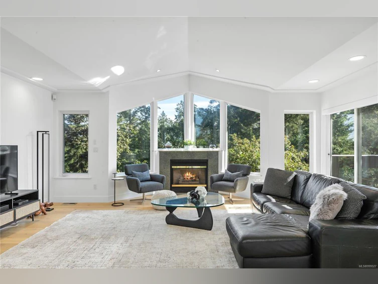 4394 Wildflower Lane, Saanich, BC, V8X 5H1 - 7