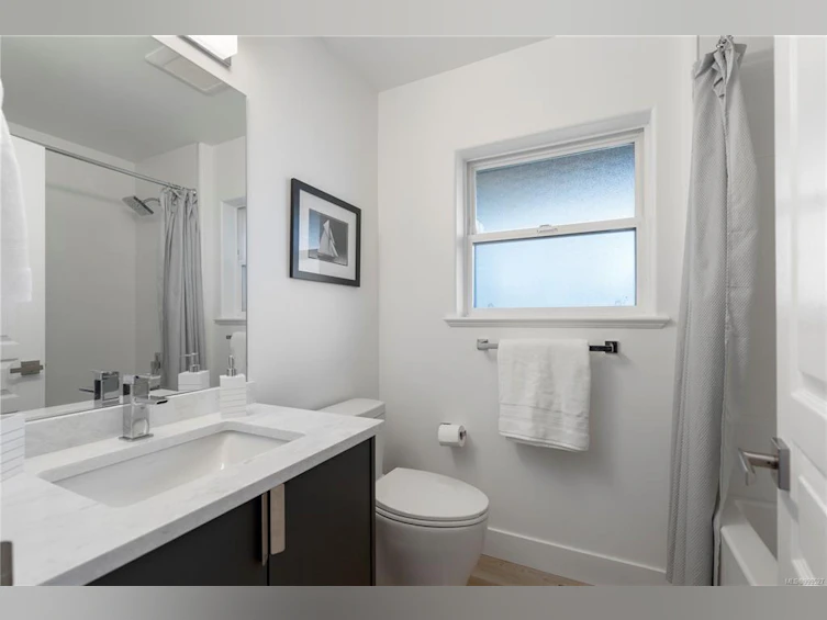 4394 Wildflower Lane, Saanich, BC, V8X 5H1 - 26