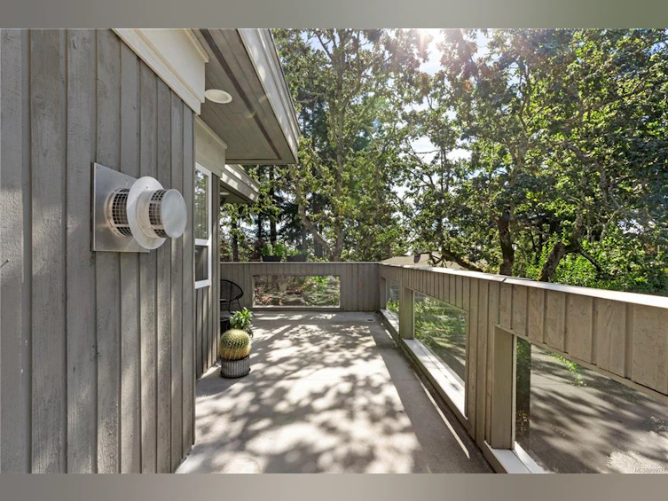 4394 Wildflower Lane, Saanich, BC, V8X 5H1 - 35
