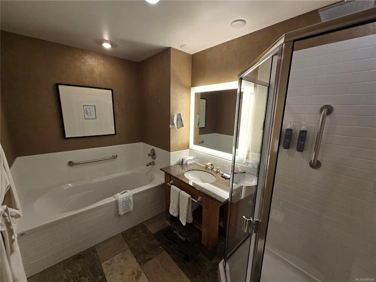236/238 C-1999 Country Club Way, Langford, BC, V9B 6R3 - 55