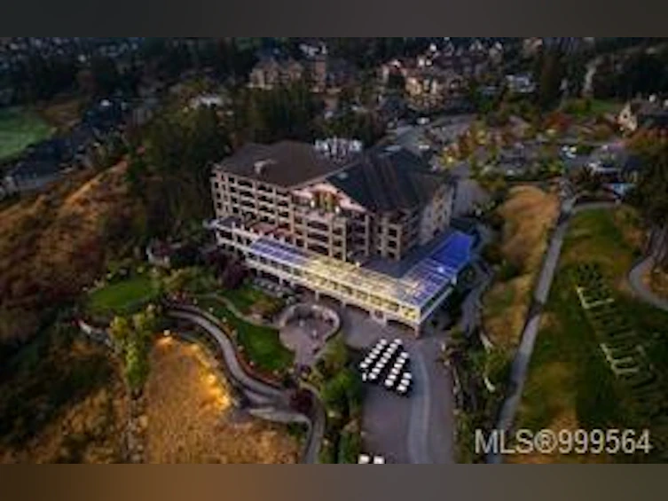 236/238 C-1999 Country Club Way, Langford, BC, V9B 6R3 - 3