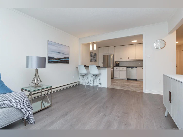 207-1545 Pandora Avenue, Victoria, BC, V8R 6R1 - 3
