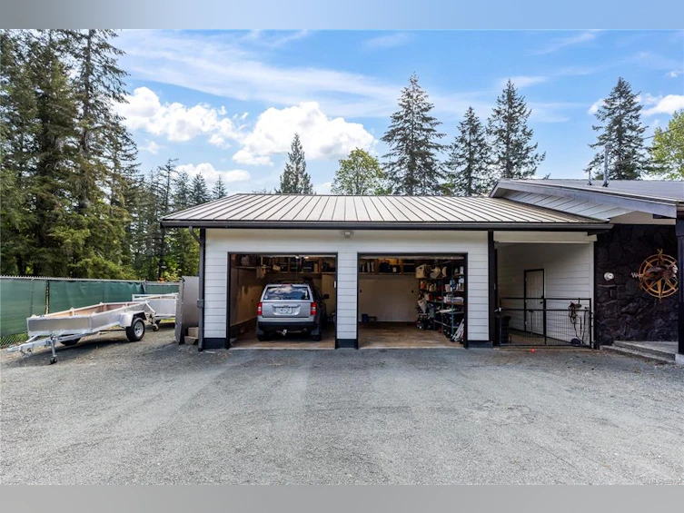 3730 James Crescent, Black Creek, BC, V9J 1E9 - 48