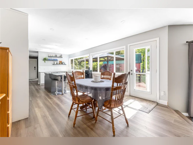 3730 James Crescent, Black Creek, BC, V9J 1E9 - 10