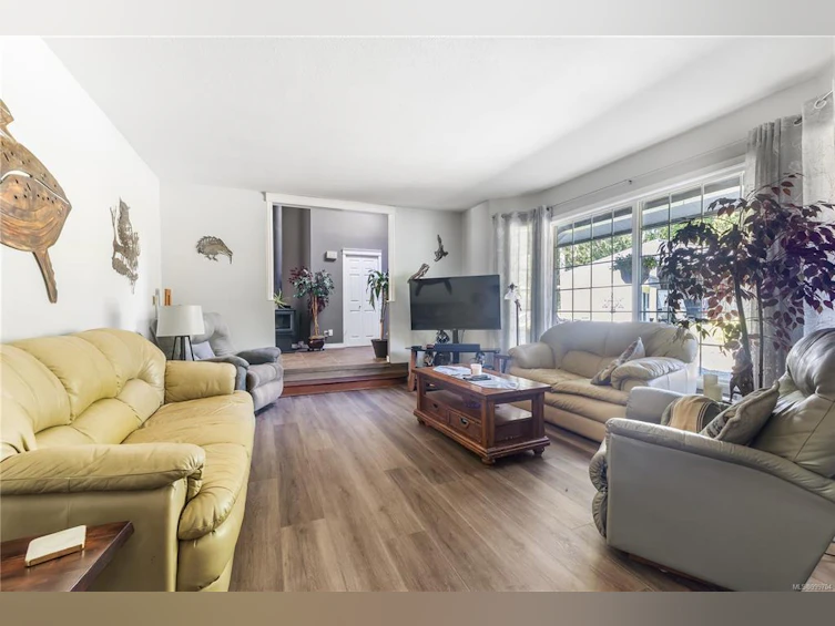 3730 James Crescent, Black Creek, BC, V9J 1E9 - 18