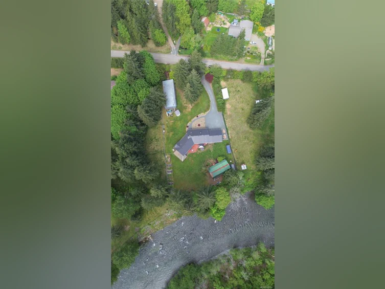 3730 James Crescent, Black Creek, BC, V9J 1E9 - 69