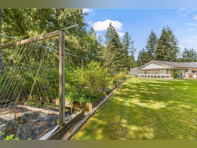 3730 James Crescent, Black Creek, BC, V9J 1E9 - 75